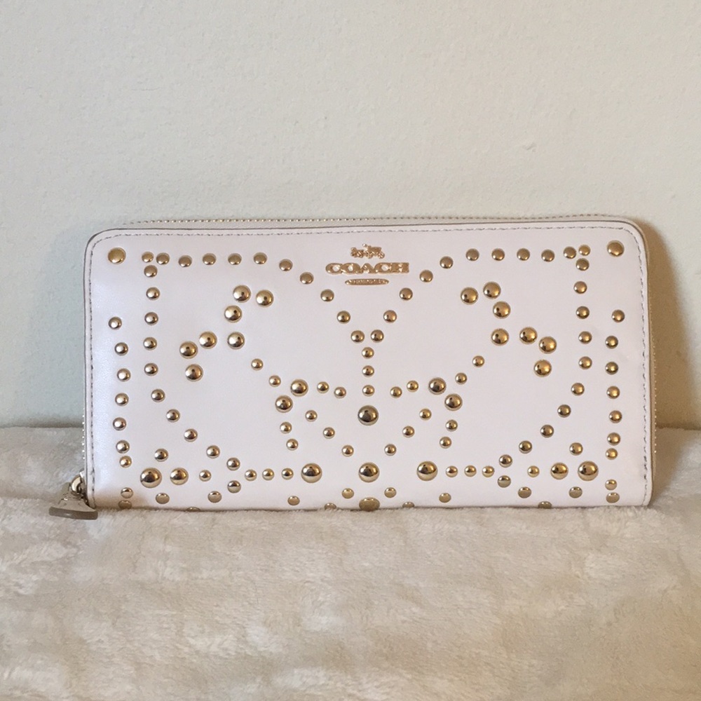 Coach women’s large wallet